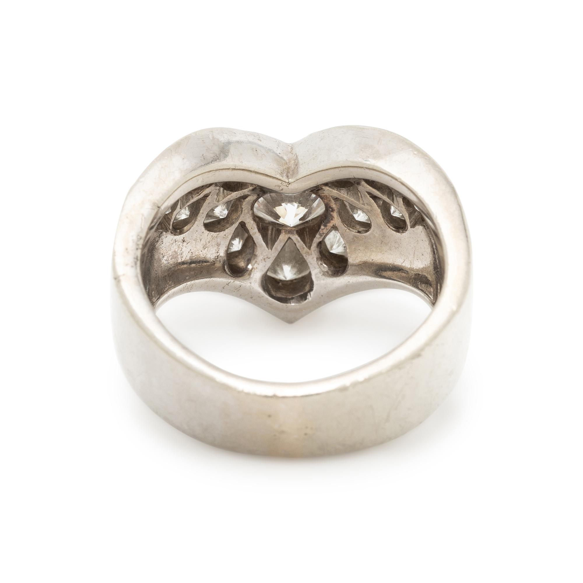 DIAMOND AND WHITE GOLD RING