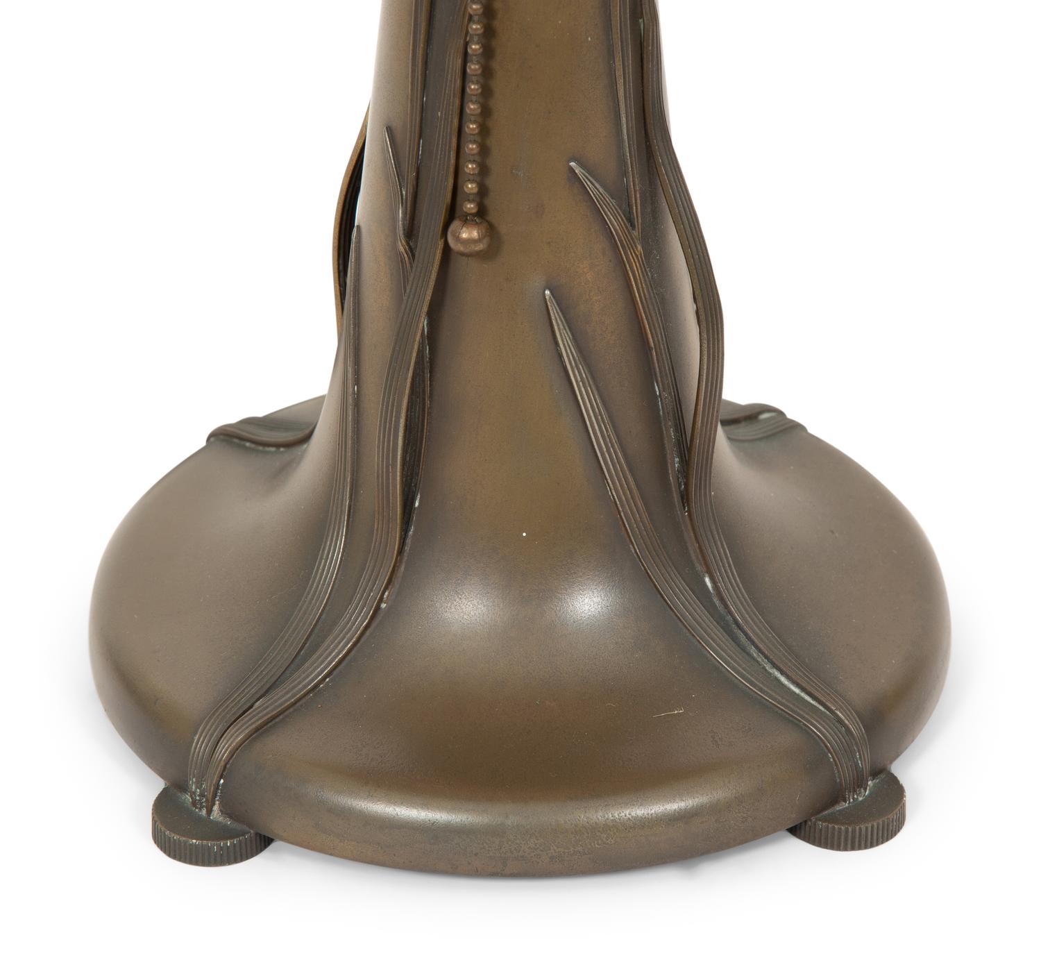 A Pairpoint Puffy Three Color Rose Table Lamp