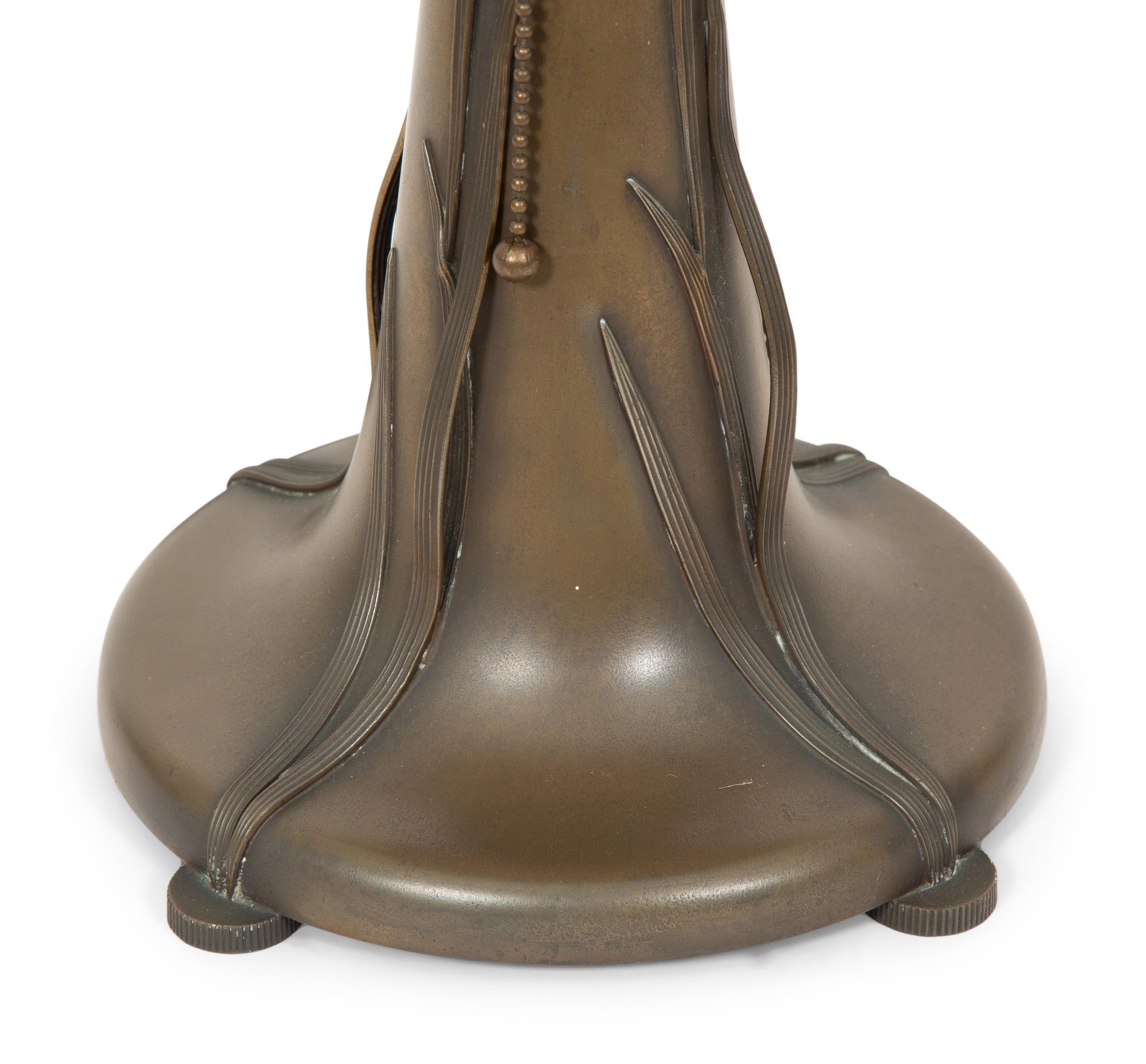 A Pairpoint Puffy Three Color Rose Table Lamp