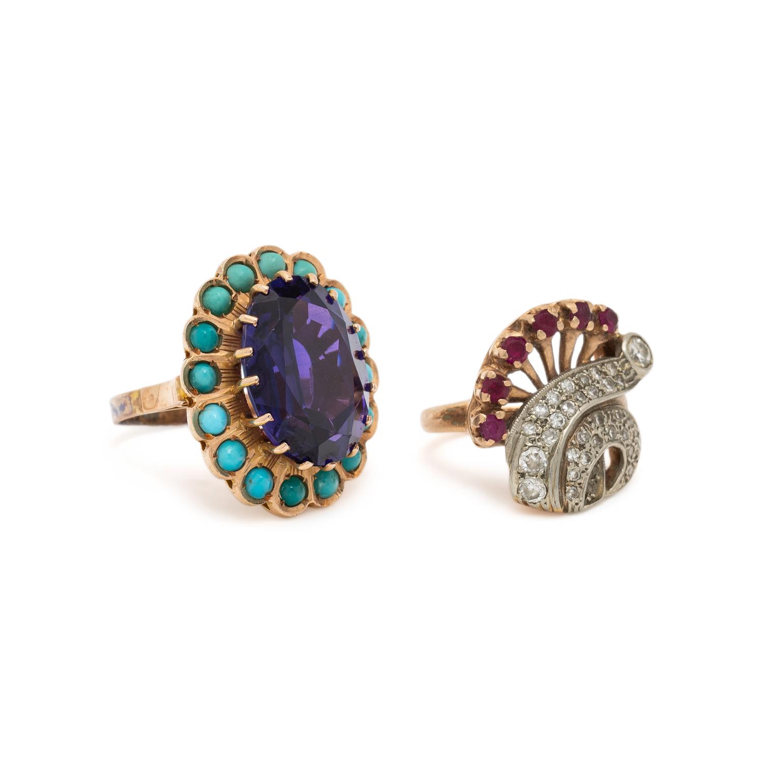 COLLECTION OF GOLD AND GEMSTONE RINGS