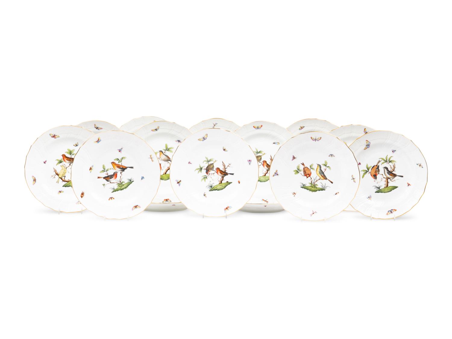 A Set of Fourteen Herend Rothschild Bird Porcelain Dinner Plates