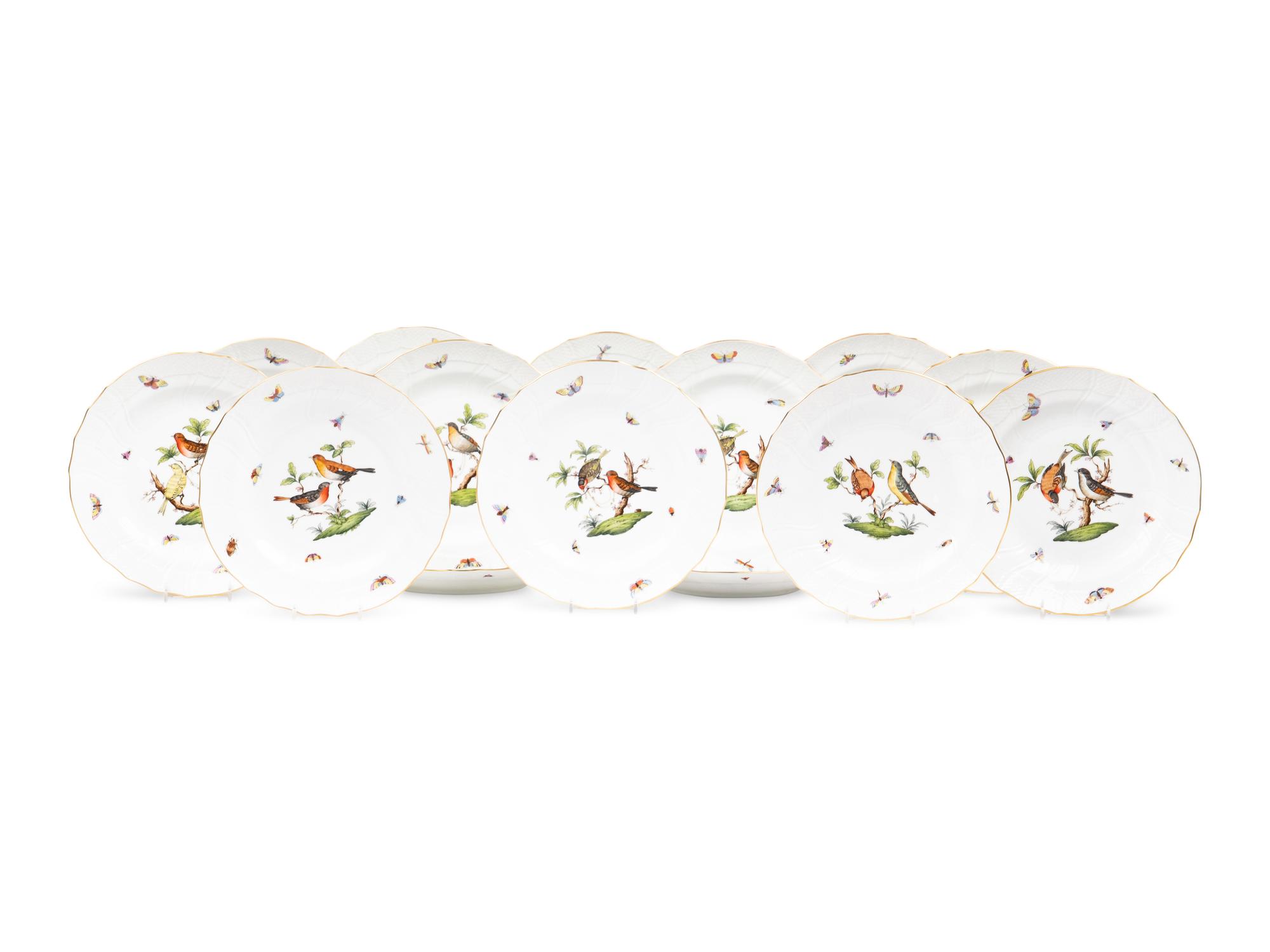 A Set of Fourteen Herend Rothschild Bird Porcelain Dinner Plates