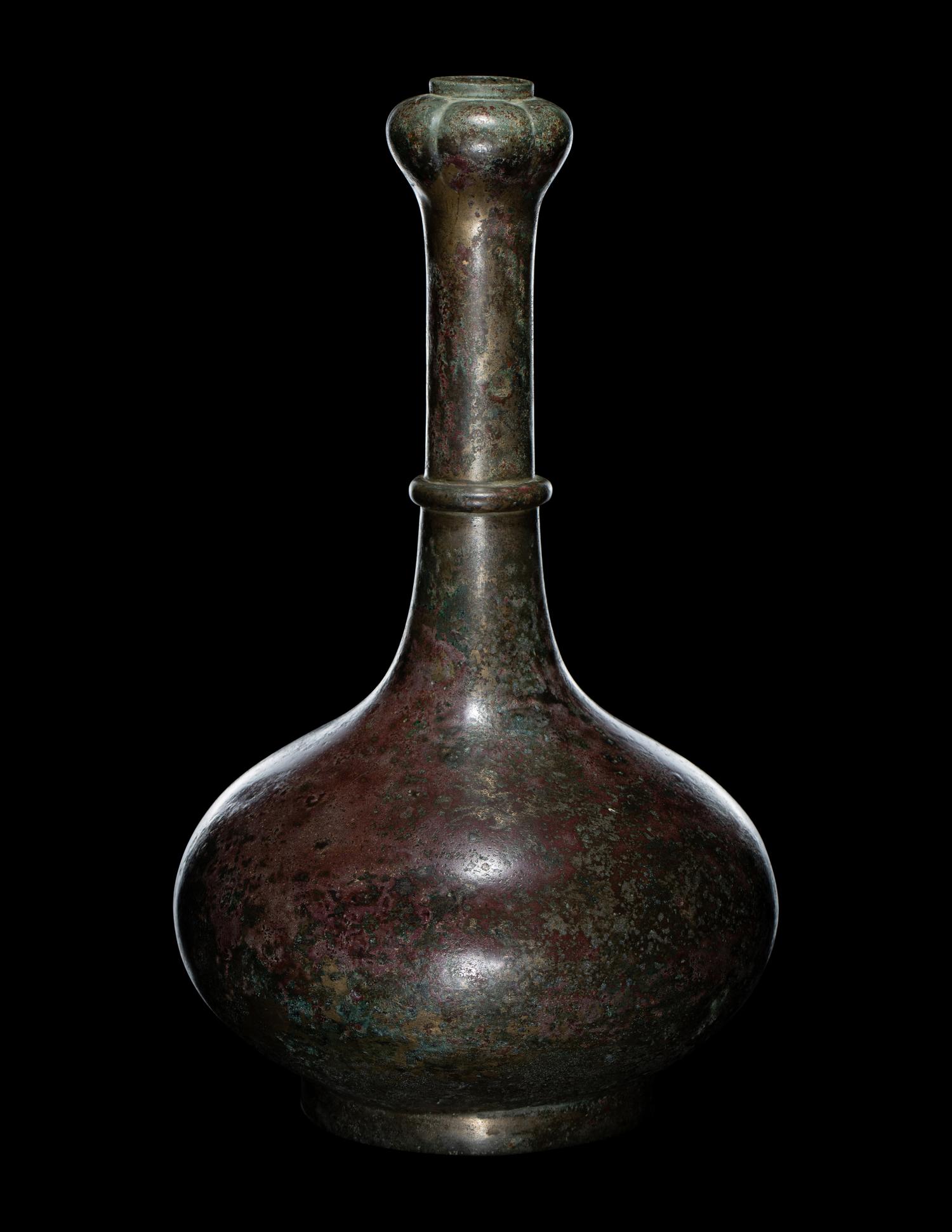 A Garlic Head Bronze Vase