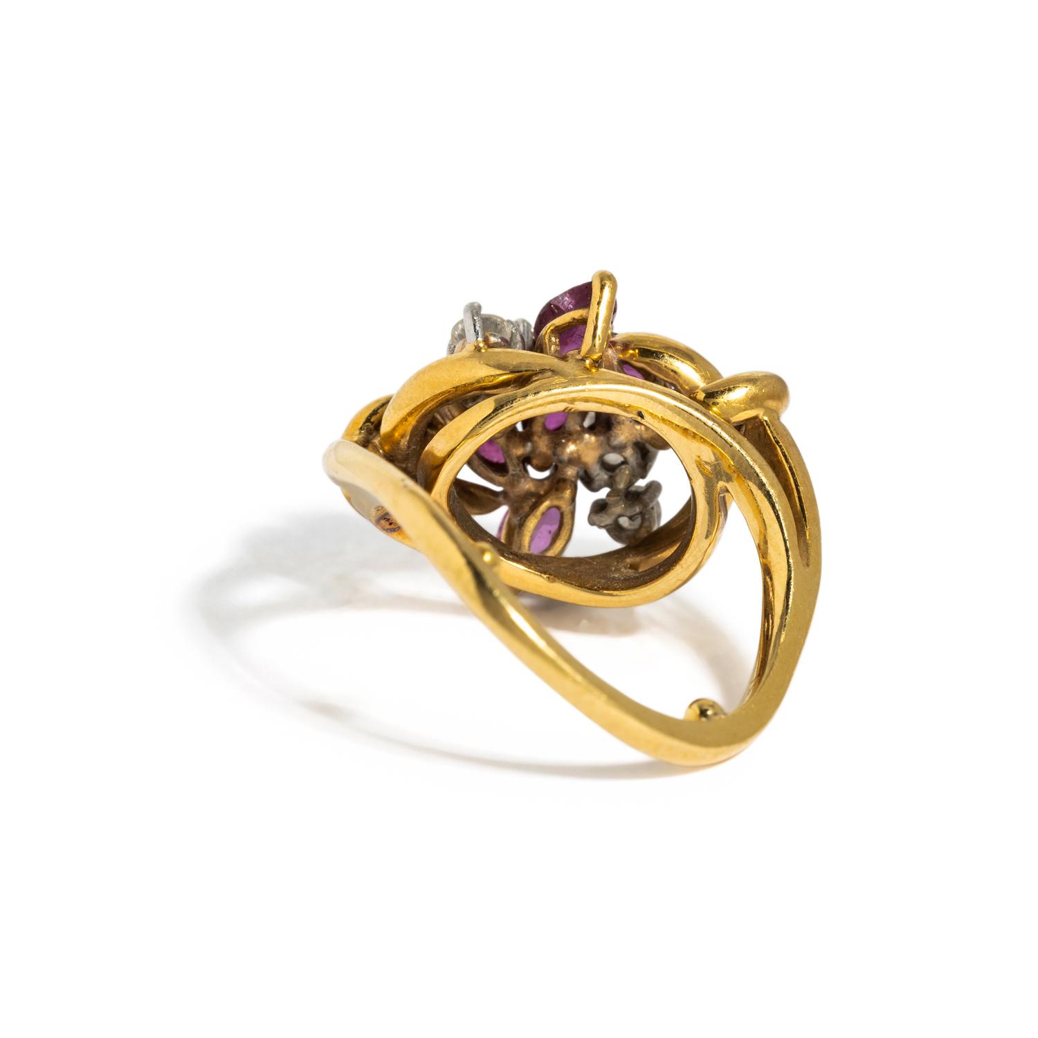 YELLOW GOLD, RUBY AND DIAMOND RING