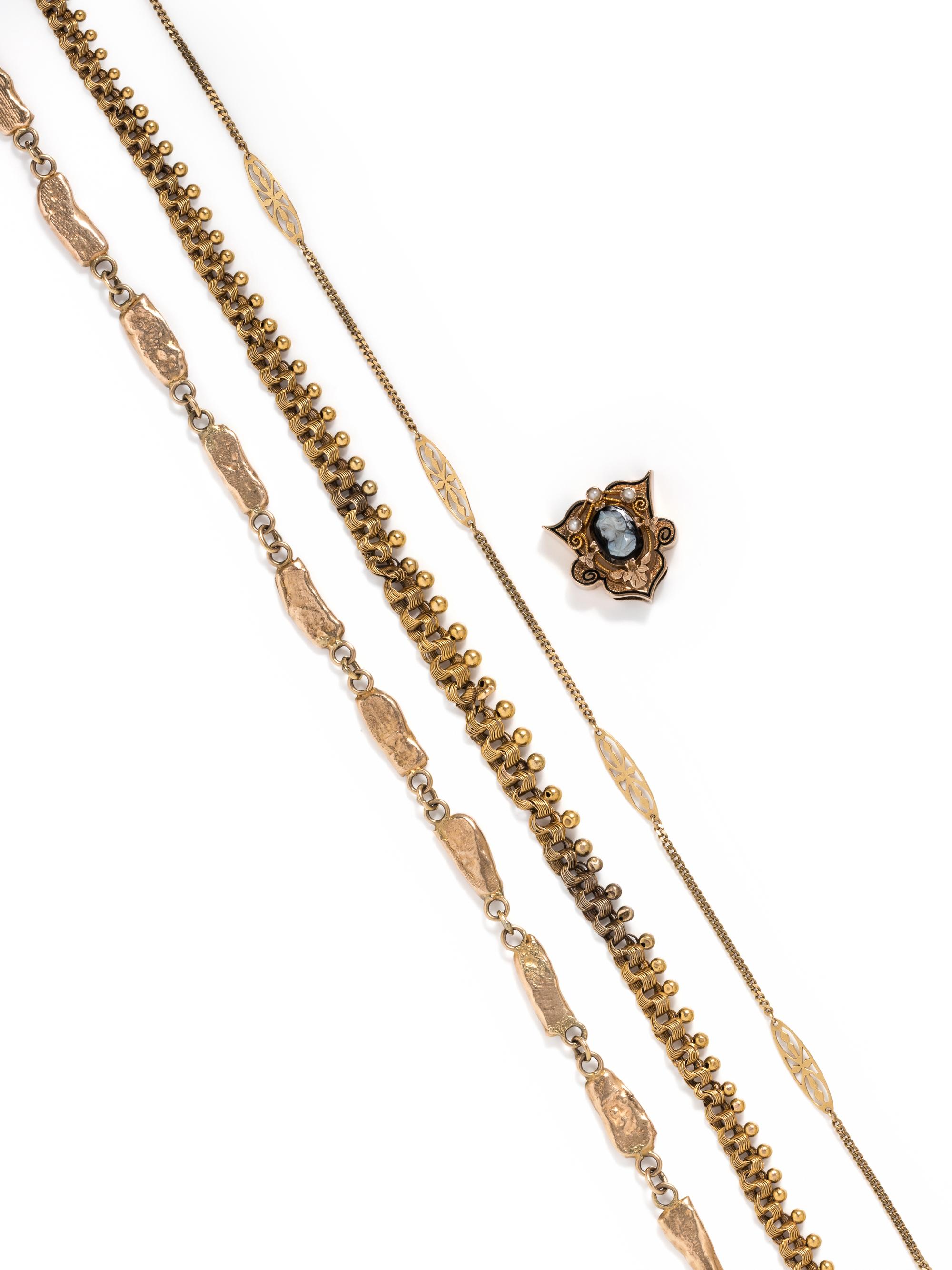 COLLECTION OF YELLOW GOLD JEWELRY