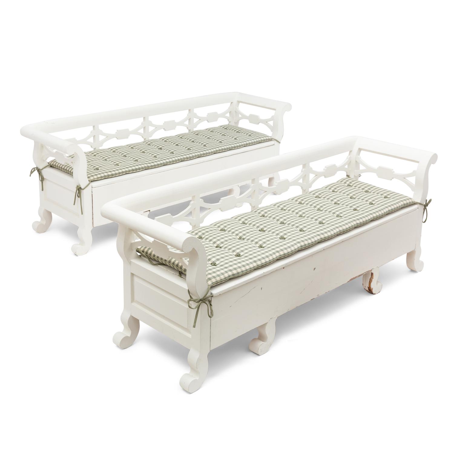 A Pair of Swedish Kökssoffa Painted Pine Storage Benches