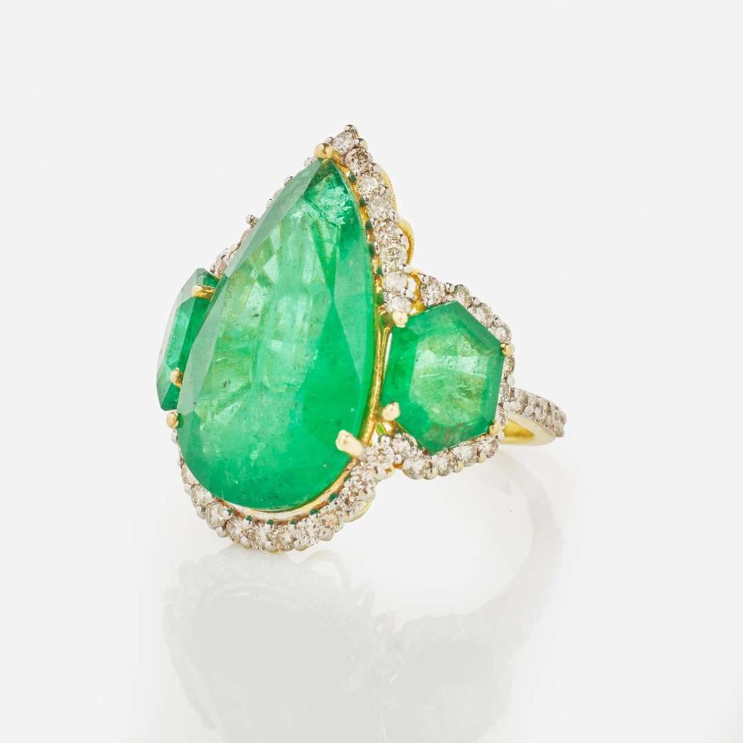 An 18K Yellow Gold, Emerald, and Diamond Ring