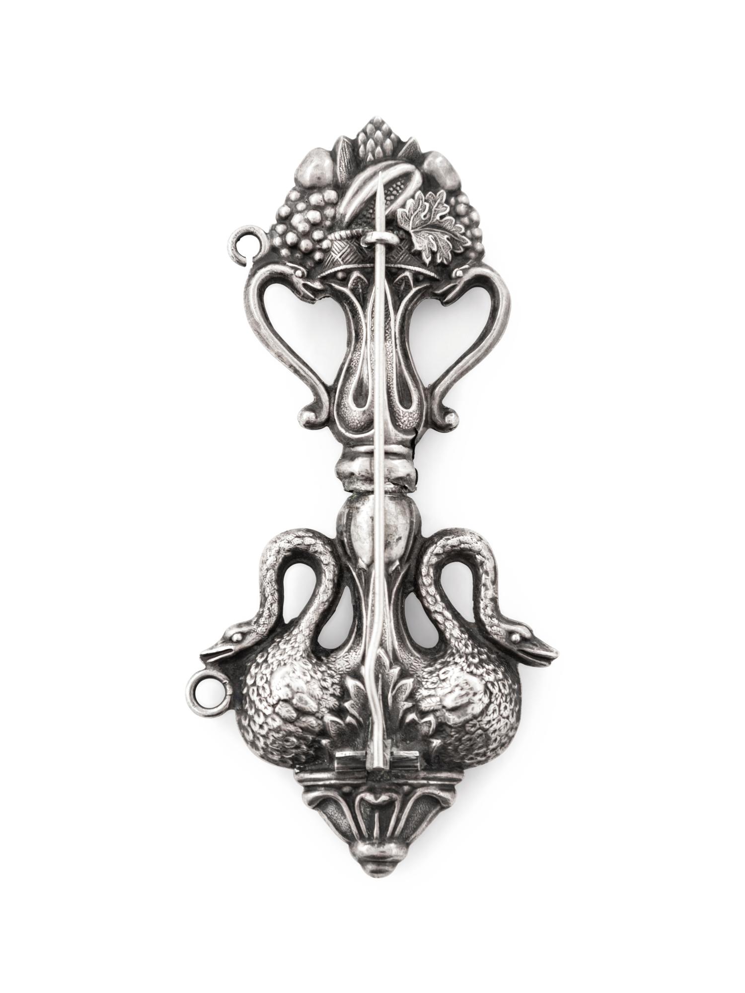 A Continental Garnet-Mounted Silver Needle Case