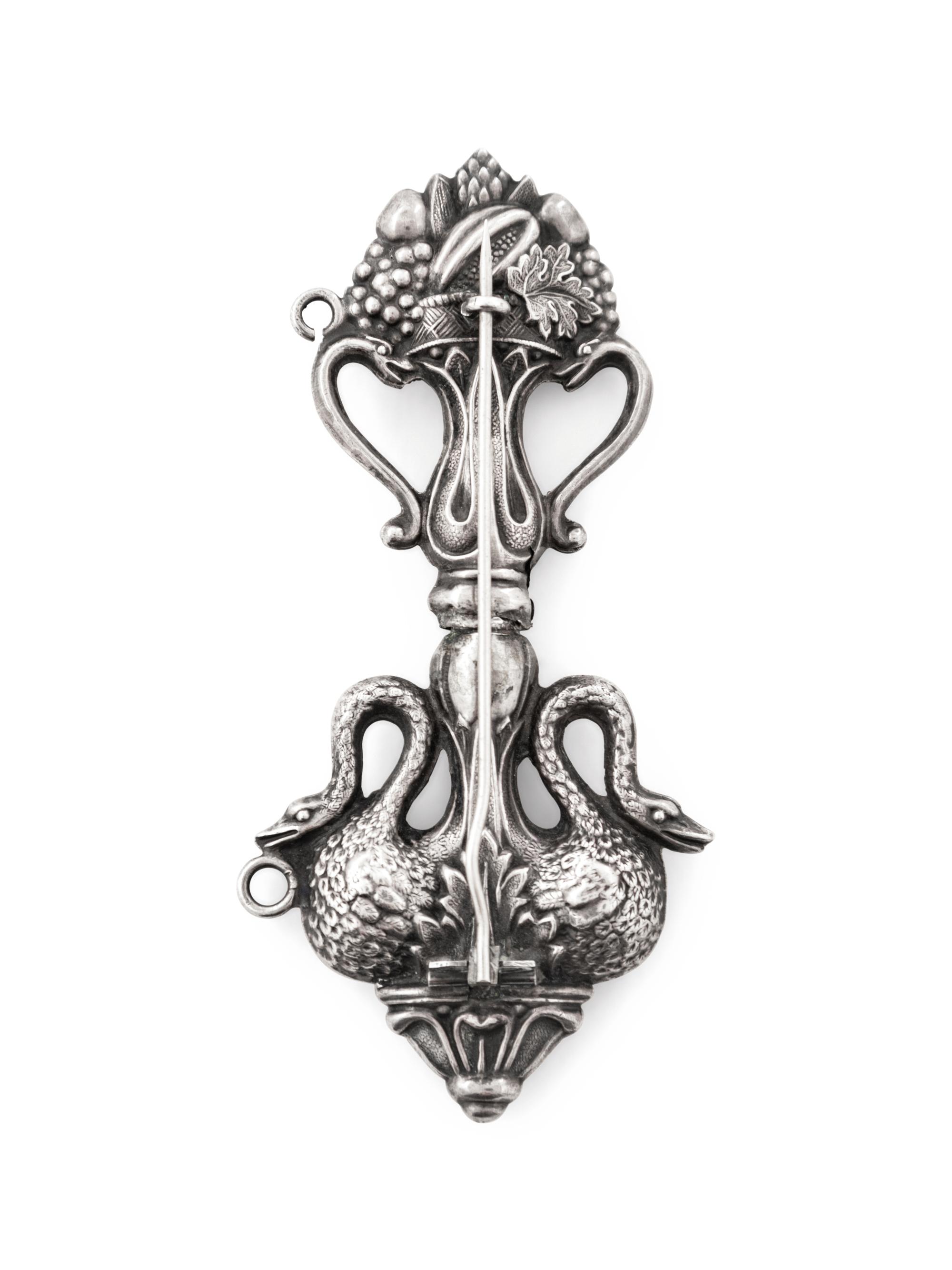 A Continental Garnet-Mounted Silver Needle Case