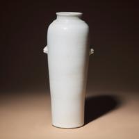 A Chinese Blanc-de-Chine Porcelain Sleeve Vase, Early Qing Dynasty — 清早期 德化白瓷雙獸首筒瓶