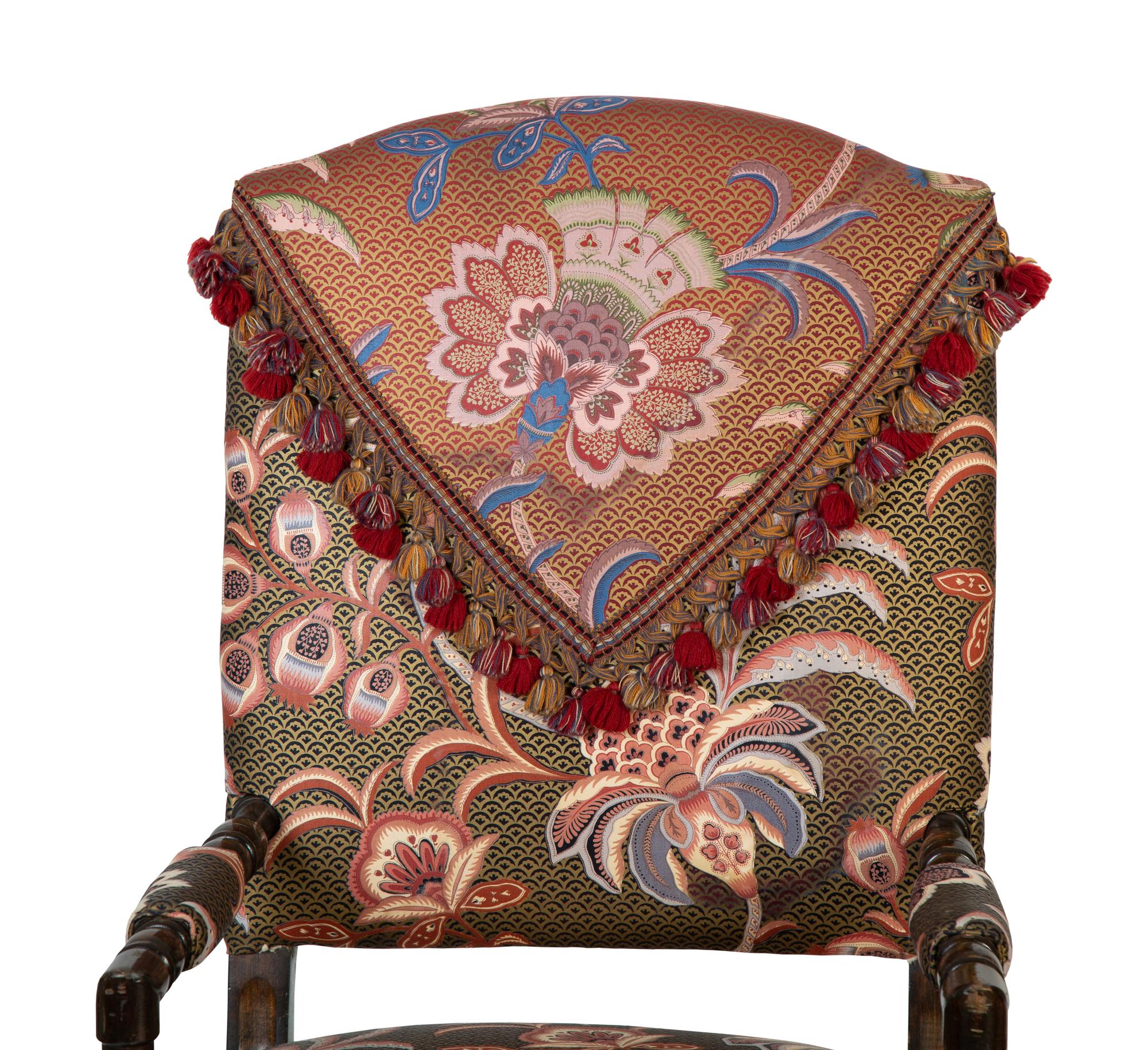 A Set of Eight English Silk Upholstered Dining Chairs — EARLY 20TH CENTURY