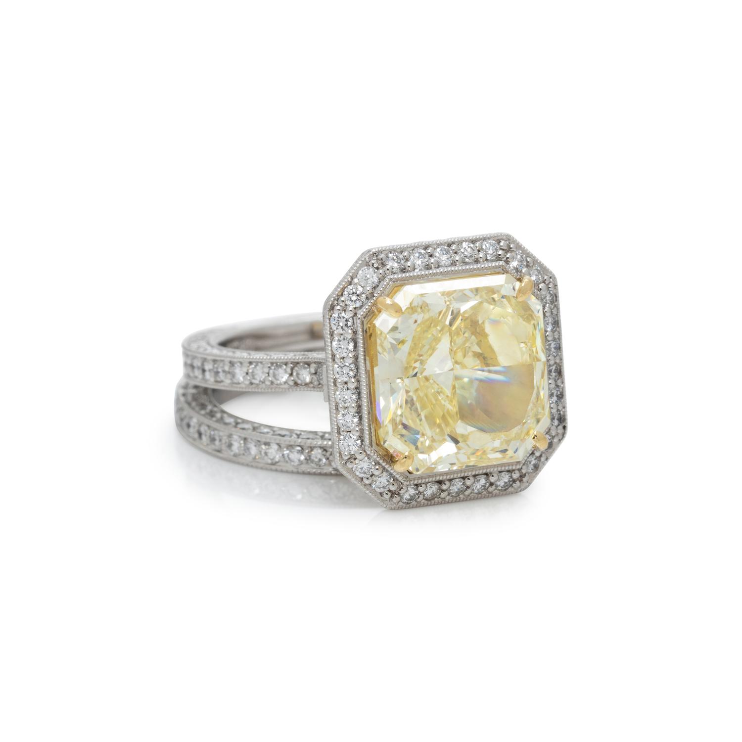 FANCY YELLOW DIAMOND AND DIAMOND RING SET