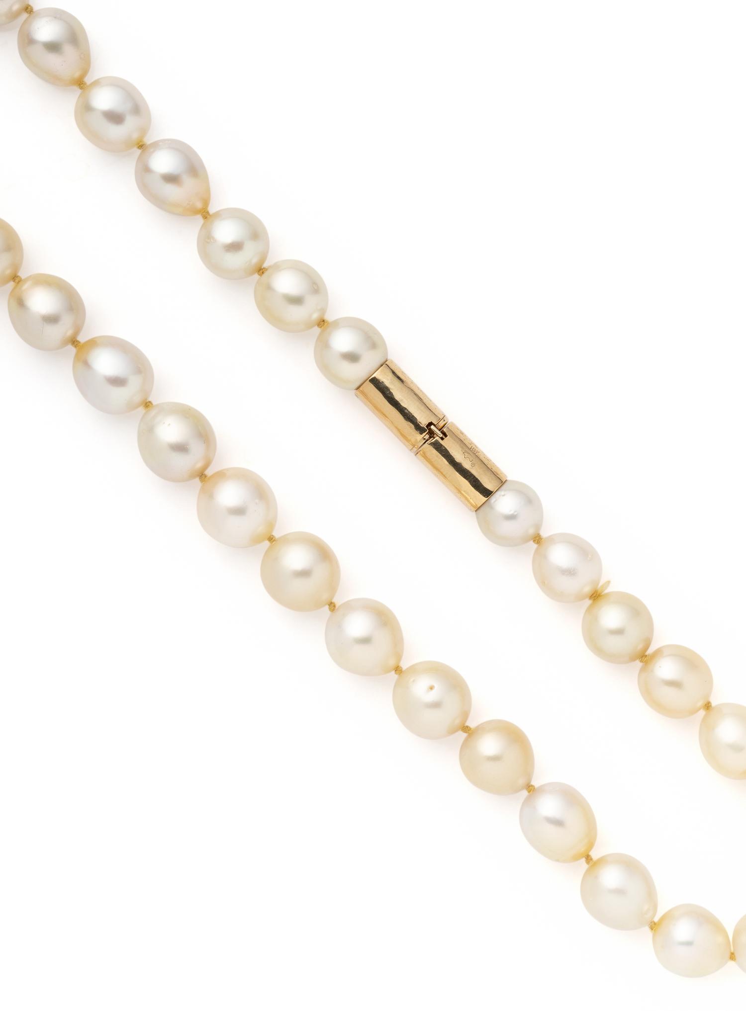 CULTURED PEARL NECKLACE