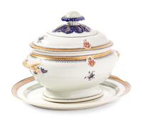 A Chinese Export Porcelain Soup Tureen and Platter
