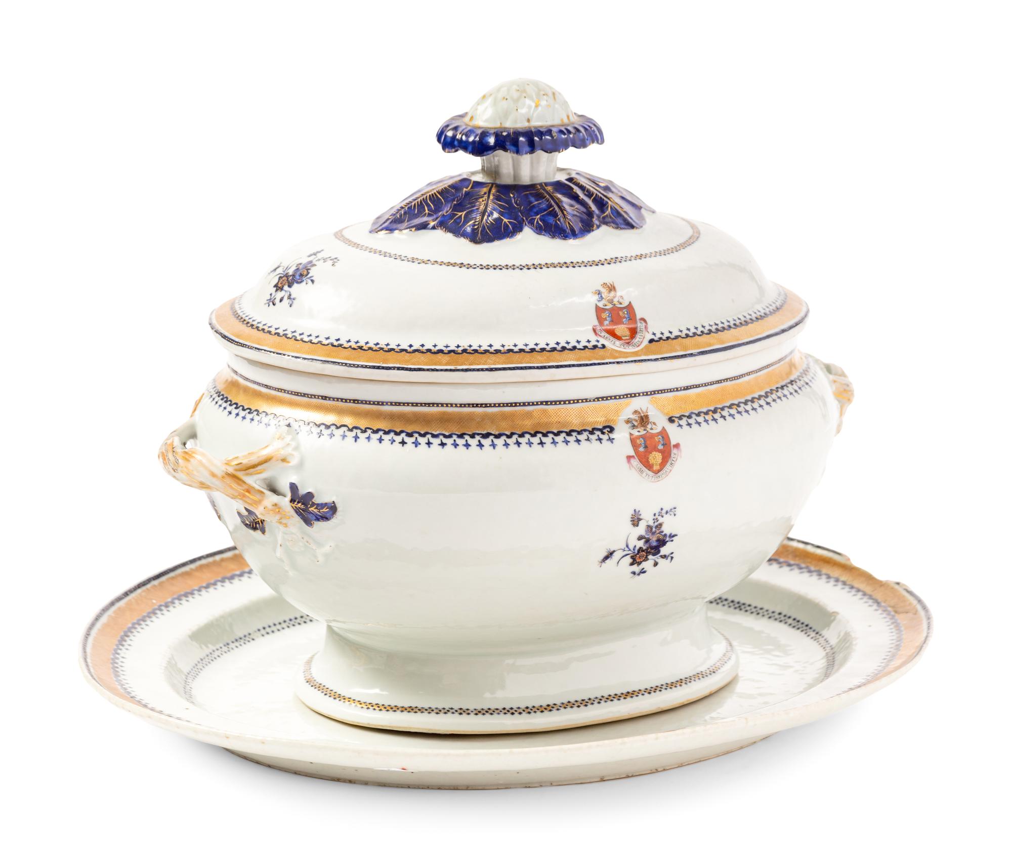A Chinese Export Porcelain Soup Tureen and Platter