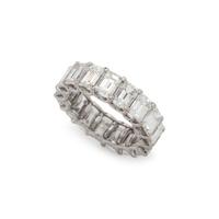 EMERALD CUT DIAMOND ETERNITY BAND