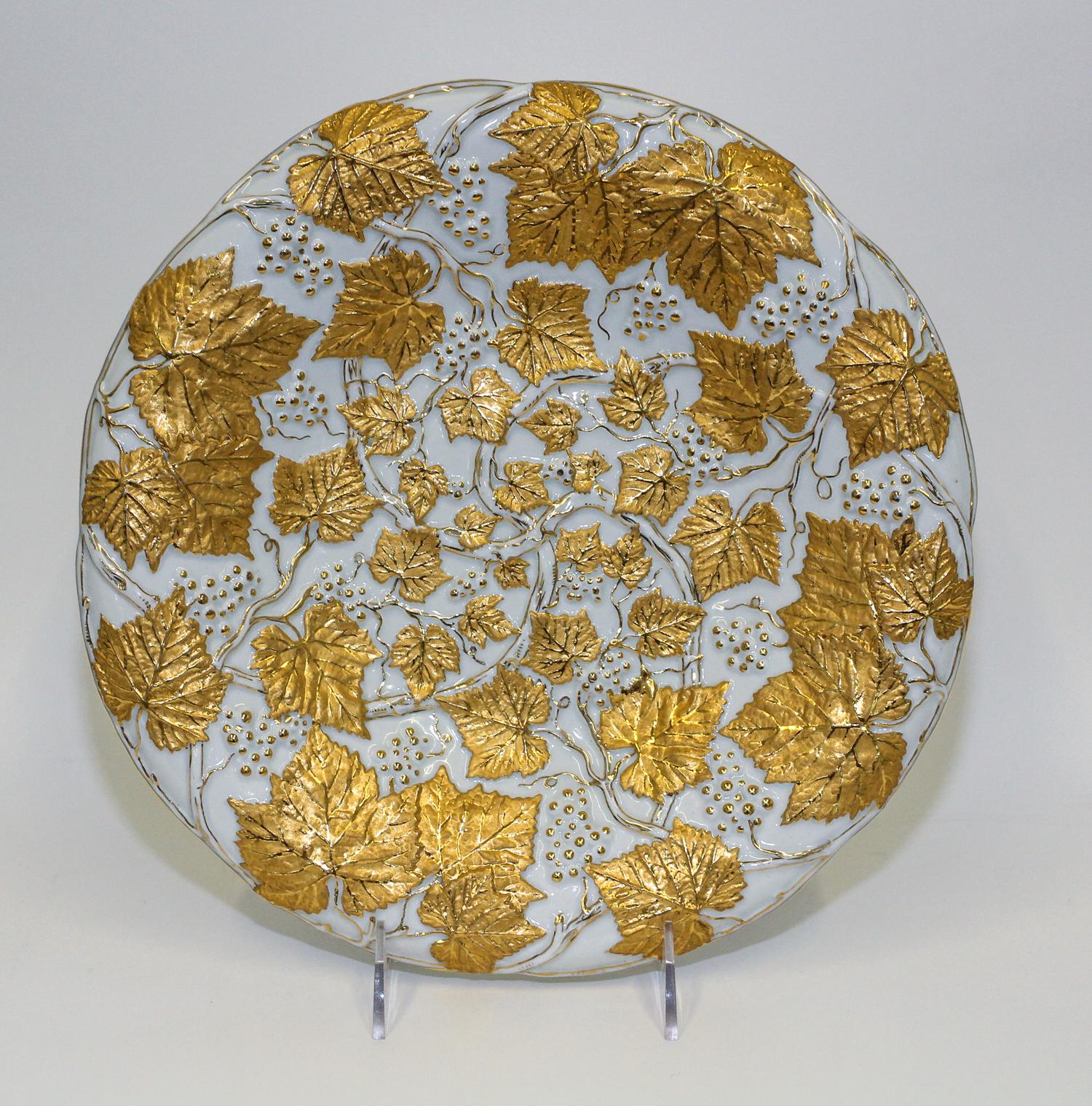 A Meissen Parcel Gilt Porcelain Cabinet Plate Diameter 11 inches.