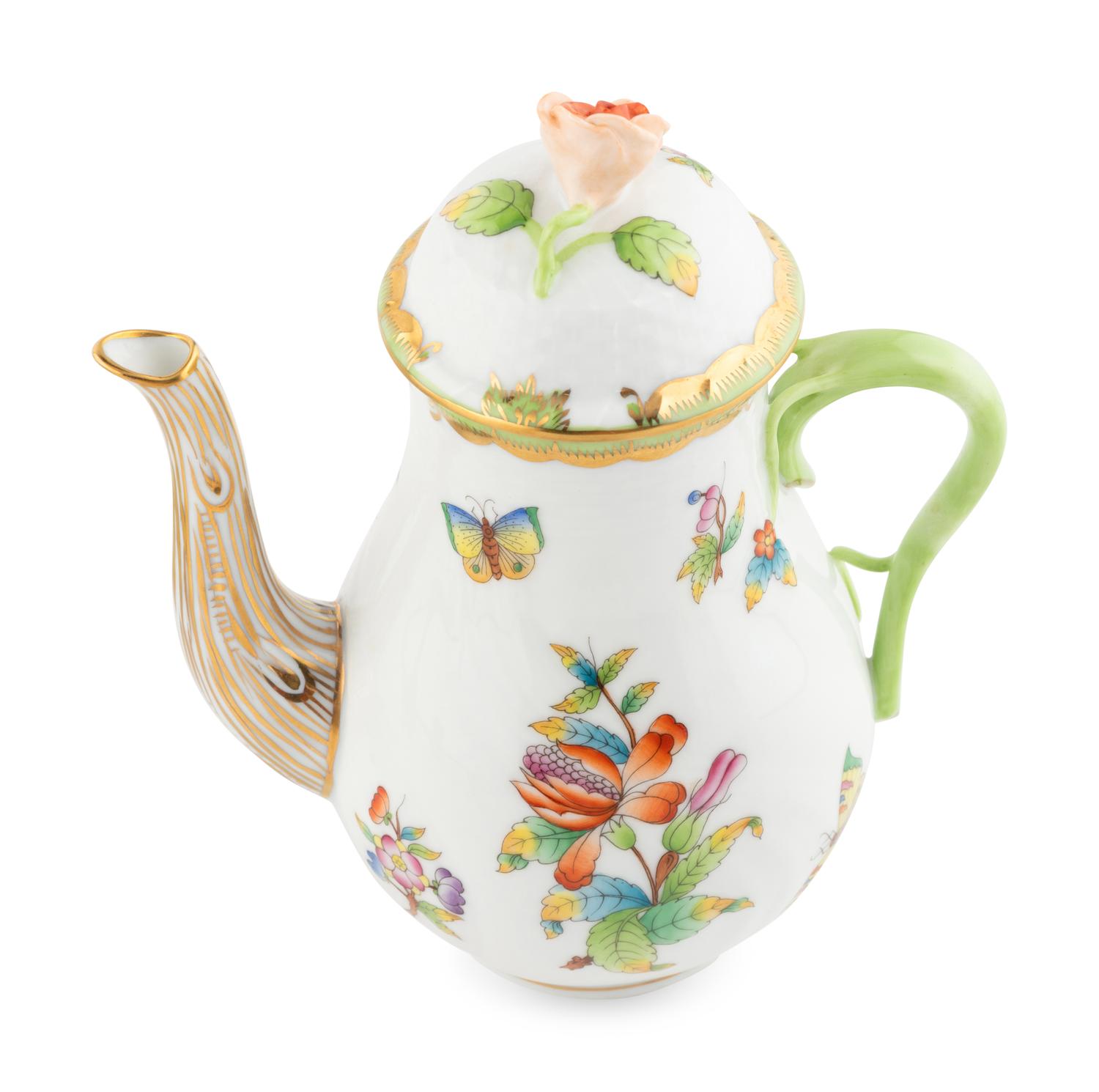 A Herend Queen Victoria Porcelain T ête -à-T ête