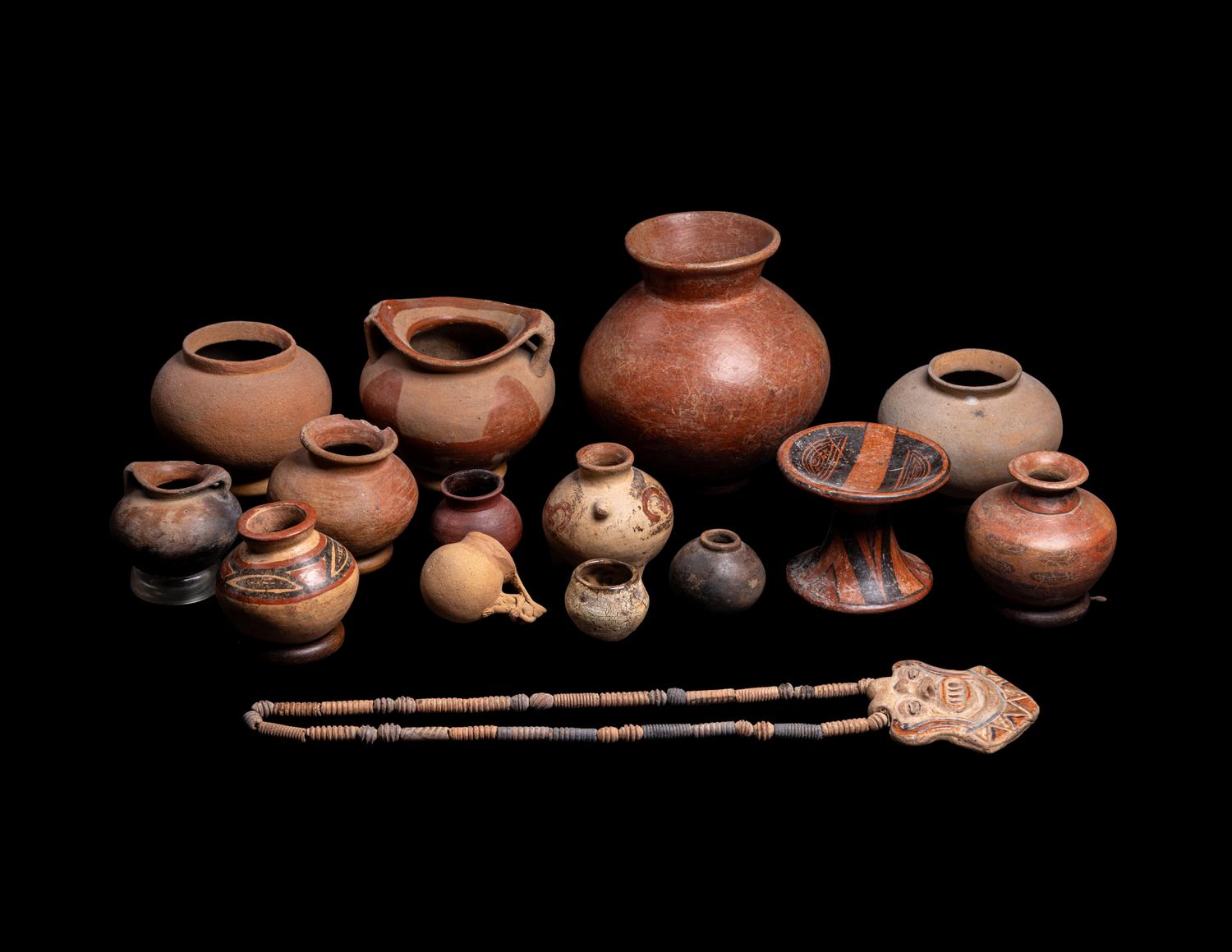 Fifteen Costa Rican and Panamanian Pots and One Polychrome Necklace with a Face Pendant
