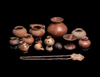 Fifteen Costa Rican and Panamanian Pots and One Polychrome Necklace with a Face Pendant