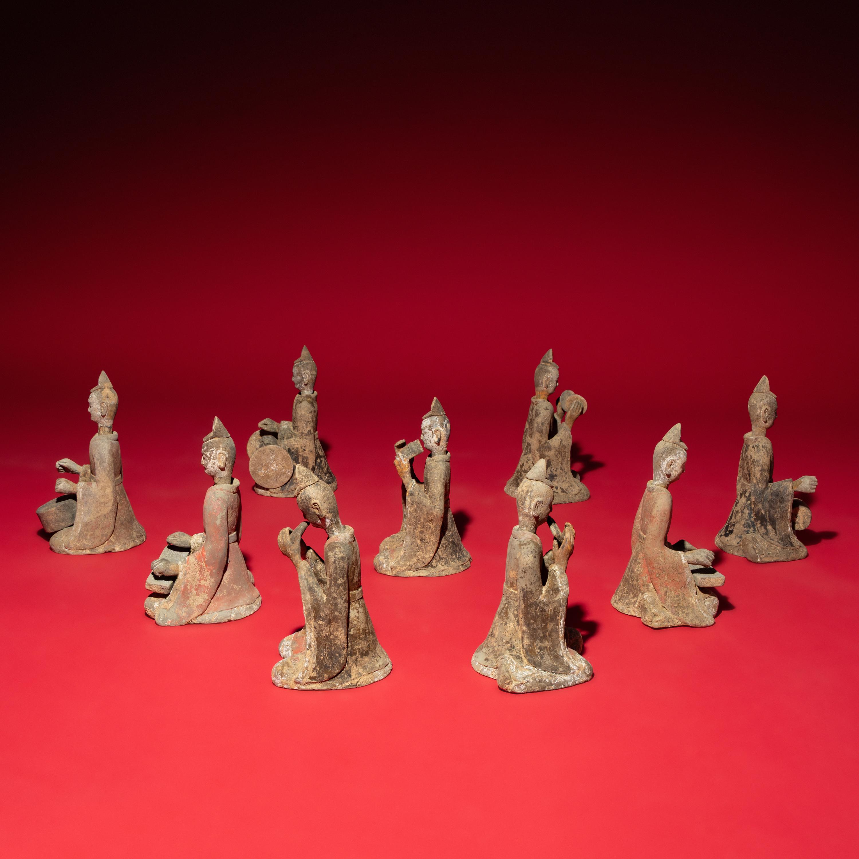 Nine Chinese Painted Grey Pottery Musicians, Late Northern Wei-Northern Qi Dynasty — 北魏晚期-北齊 灰陶彩繪伎樂俑一組九件