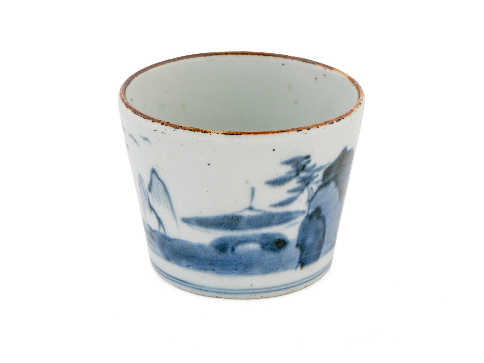 A Chinese Canton Export Cup — 18TH CENTURY