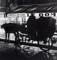 Brassaï (1899-1984) Un Fiacre devant Café du Dôme, Montparnasse, 1931-1932