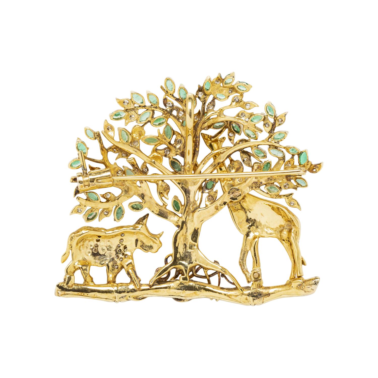 YELLOW GOLD, DIAMOND AND EMERALD SAFARI PENDANT/BROOCH