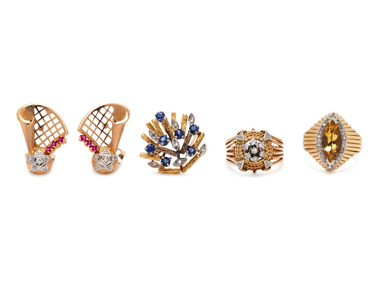 COLLECTION OF GOLD JEWELRY