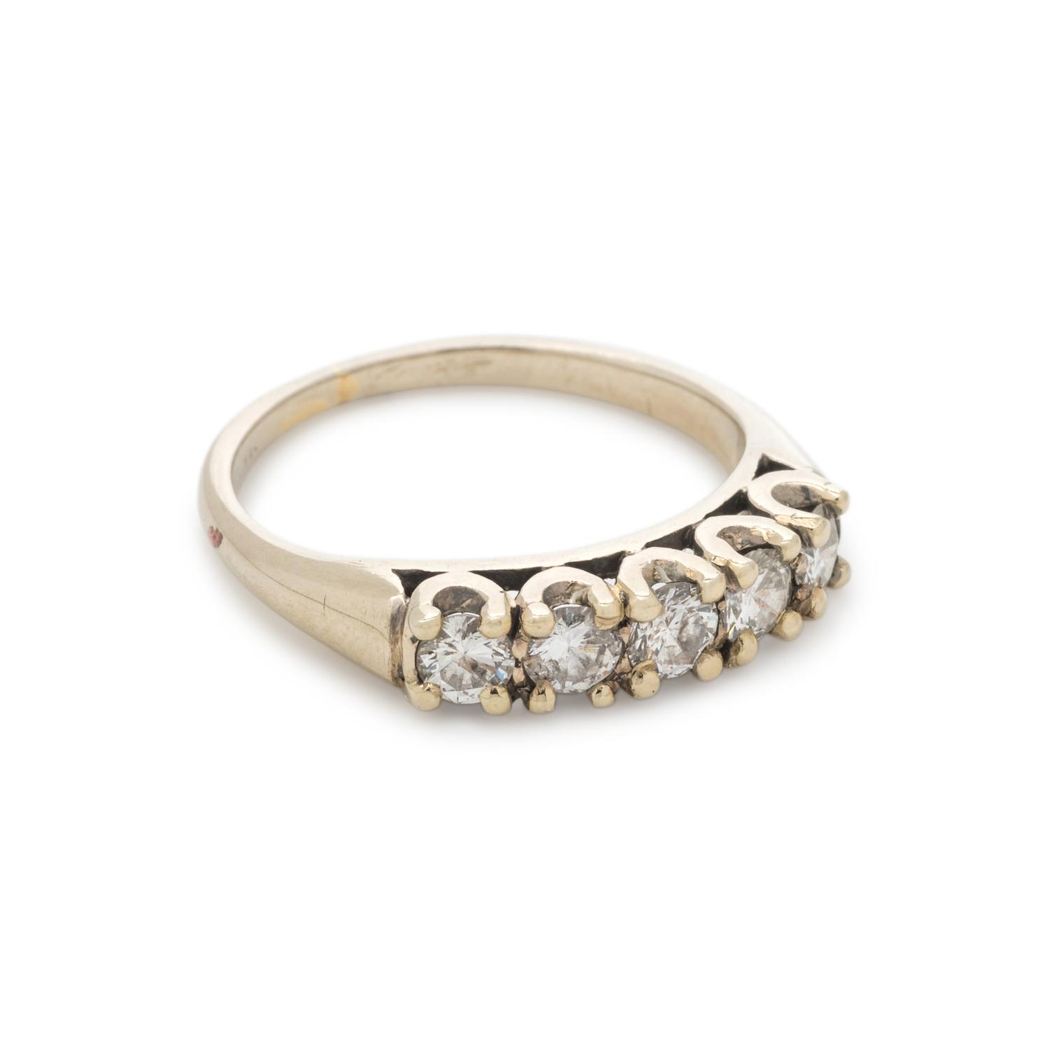 DIAMOND RING