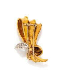 RETRO, YELLOW GOLD, PLATINUM, AND DIAMOND RIBBON BROOCH