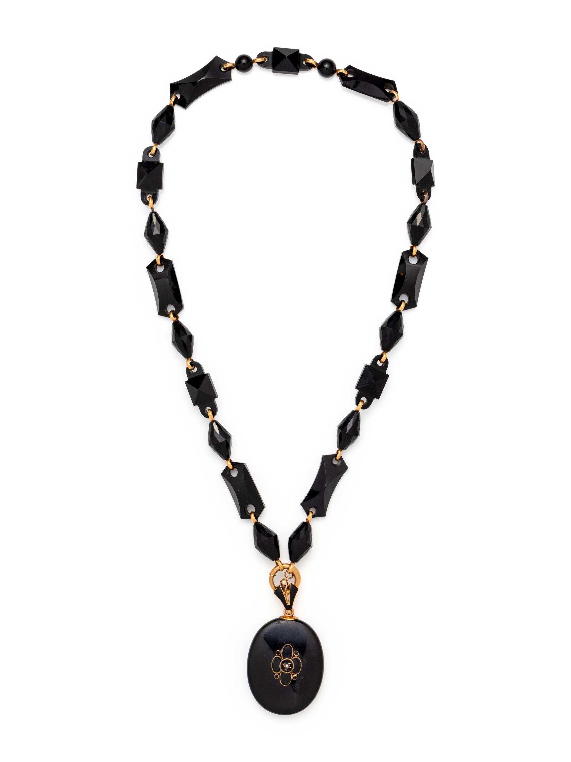 VICTORIAN, YELLOW GOLD AND ONYX MOURNING PENDANT/NECKLACE