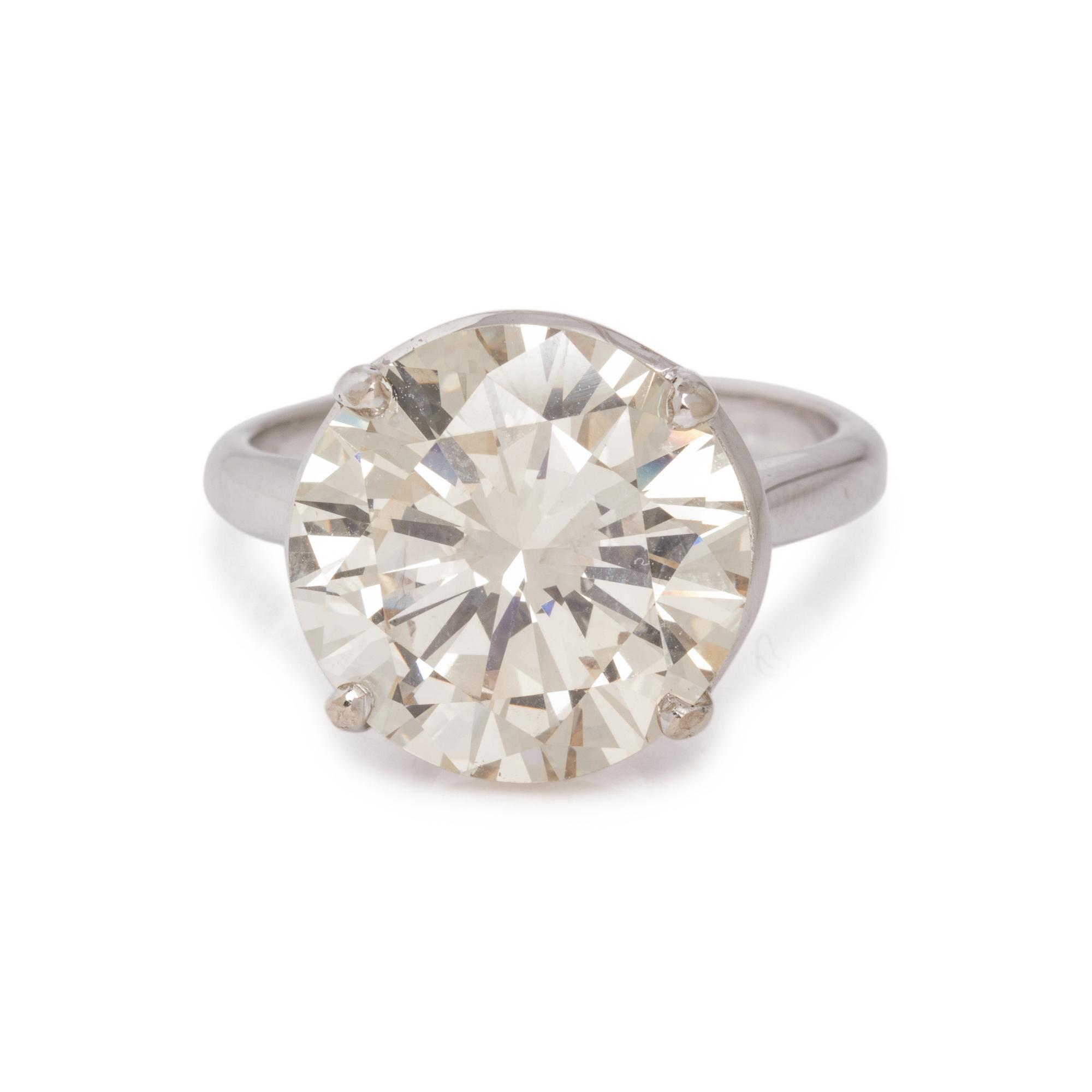 DIAMOND RING