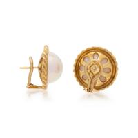 MABÉ PEARL AND YELLOW GOLD EARRINGS