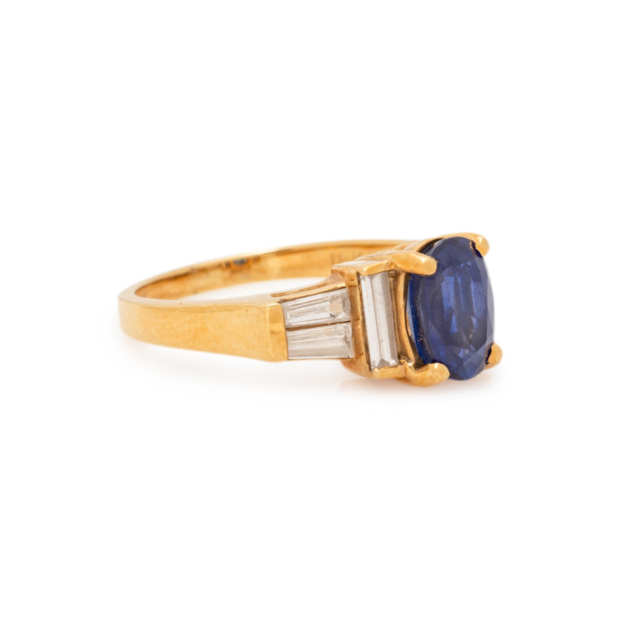 SAPPHIRE AND DIAMOND RING
