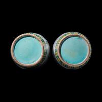 A Large Pair of Chinese Famille Verte Porcelain Vases 五彩人物圖大瓶一對