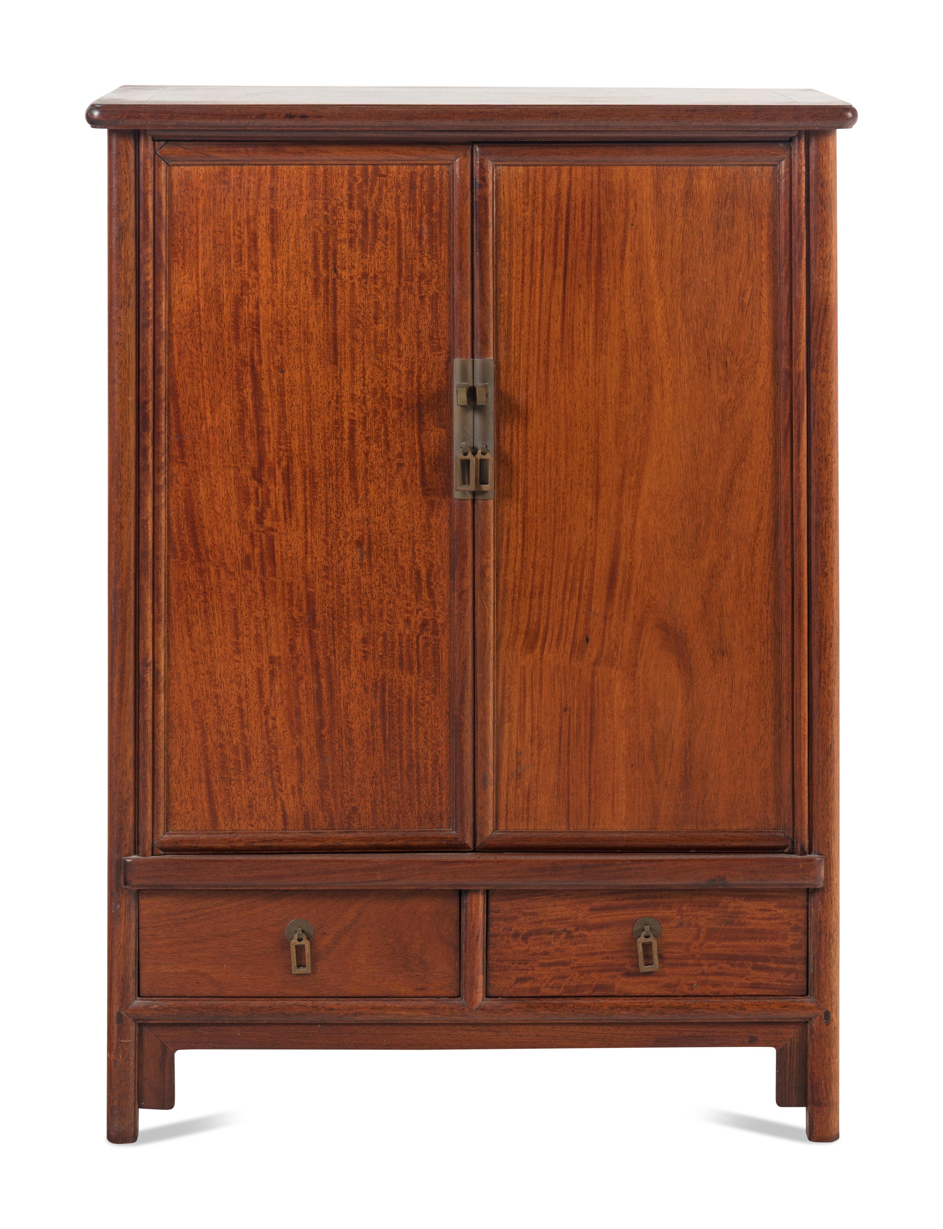 A Small Chinese Hardwood Round Corner Tapered Cabinet, Yuanjiaogui, 20th Century 近代 硬木圓角櫃