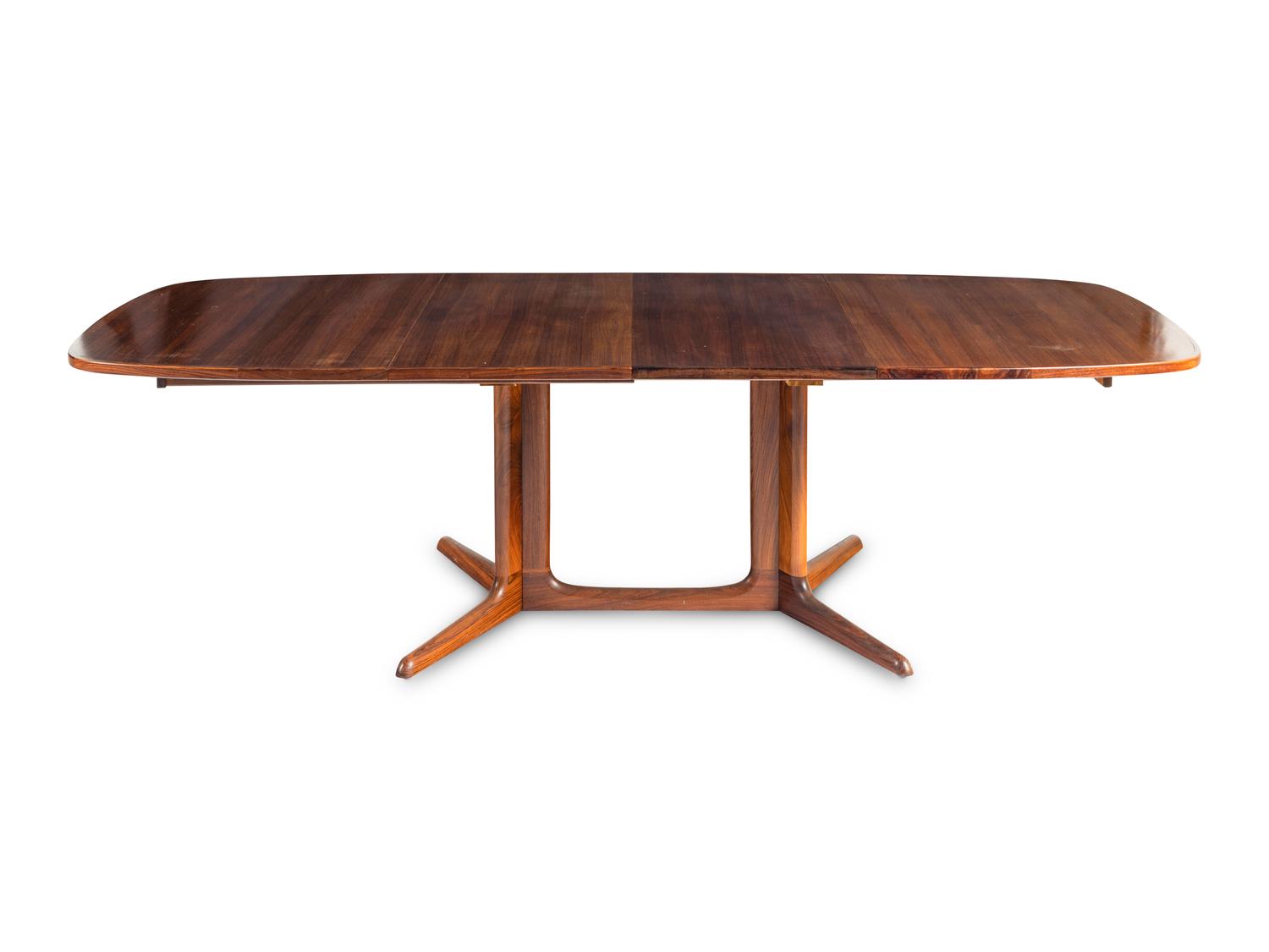 Dining Table Dyrlund