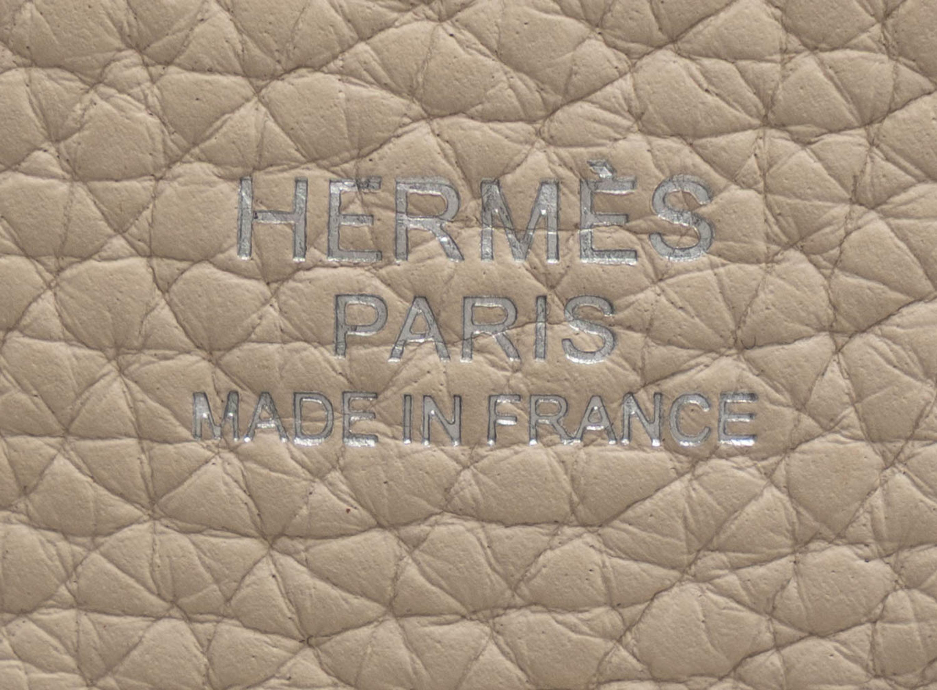 Hermès, Evelyne III 29 in Gris Pale Clemence