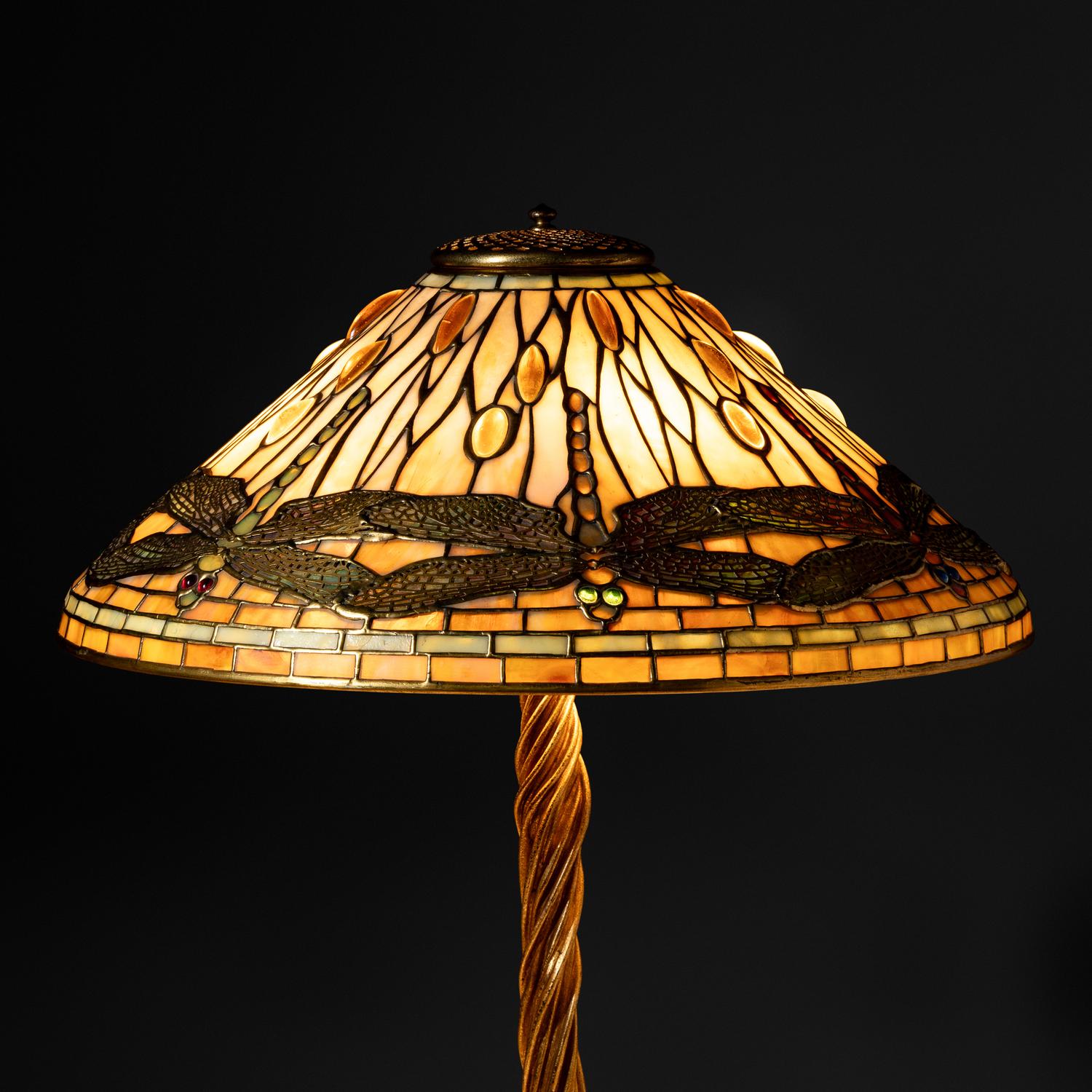 Dragonfly table lamp