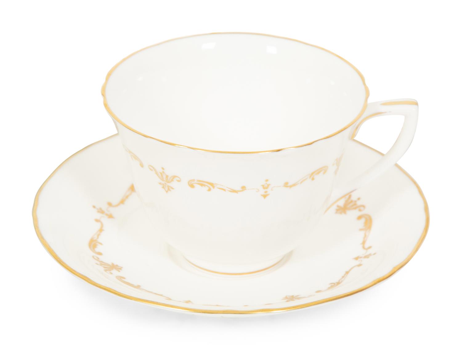 A Royal Worcester Gold Chantilly Porcelain Dinner Service