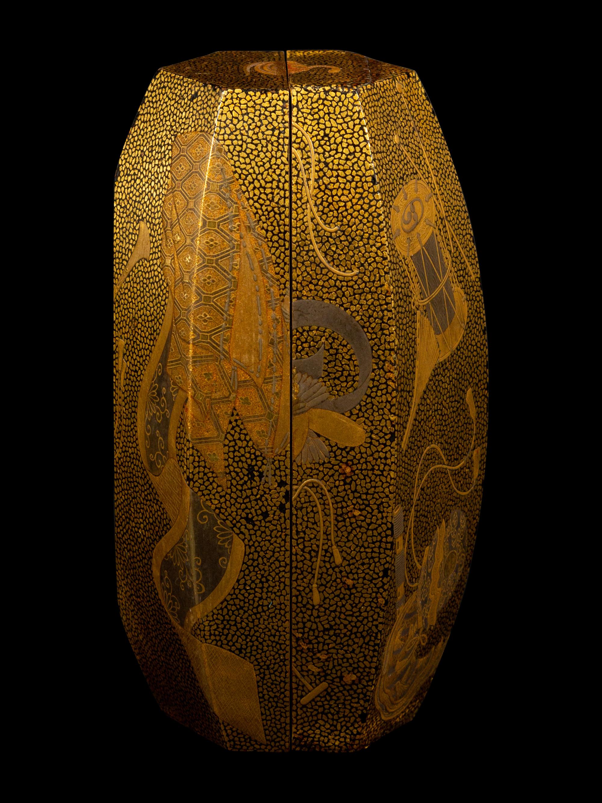 A Japanese Gold Lacquer Drum-Form Covered Box, Kobako