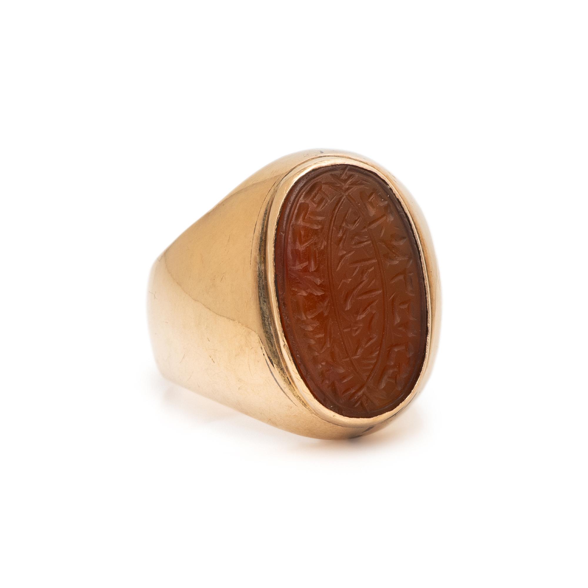 YELLOW GOLD AND CARNELIAN INTAGLIO RING