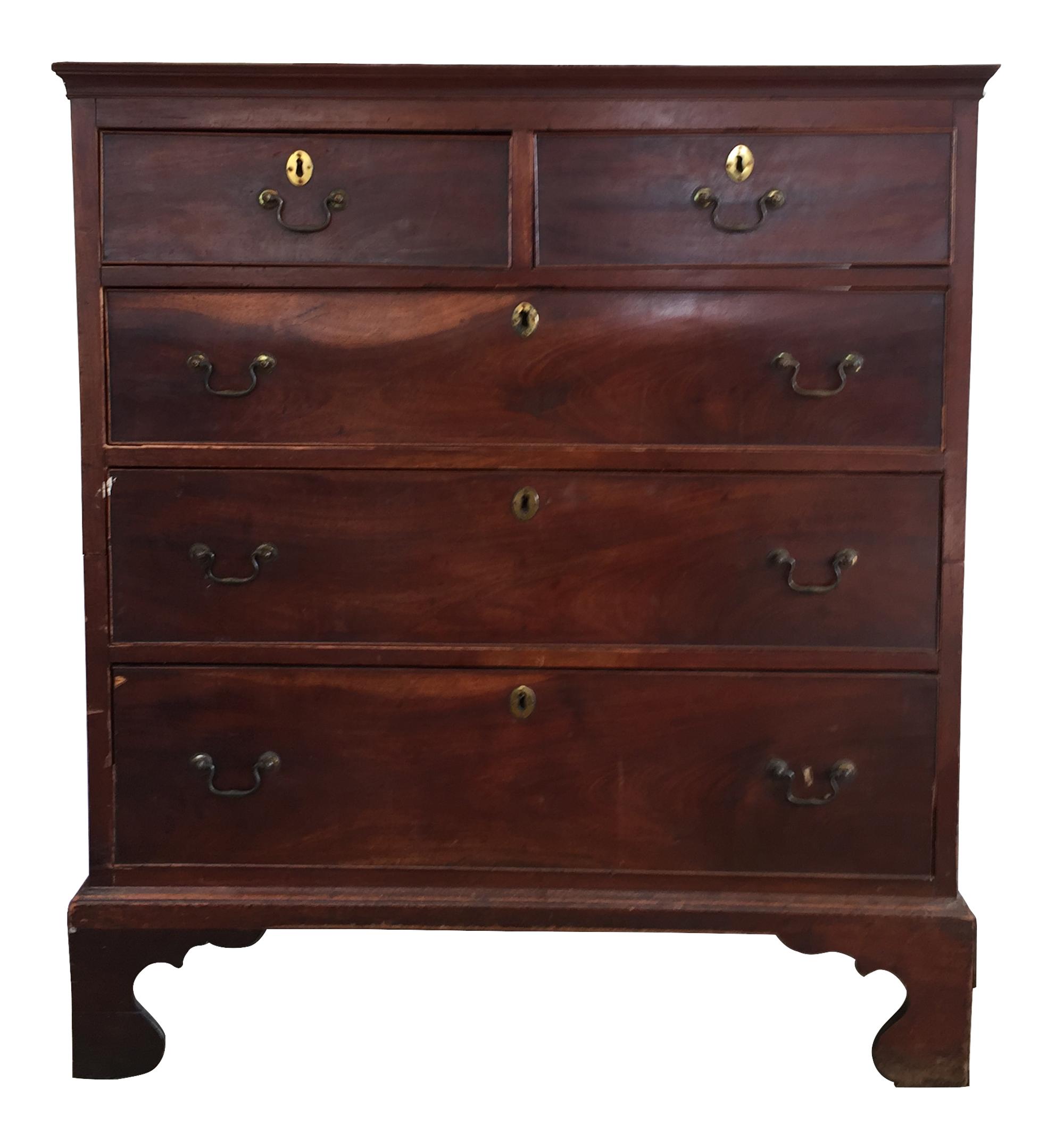 A George II Mahogany Chest of Drawers Height 45 x width 40 1/4 x depth 18 3/4 inches. — 19TH CENTURY