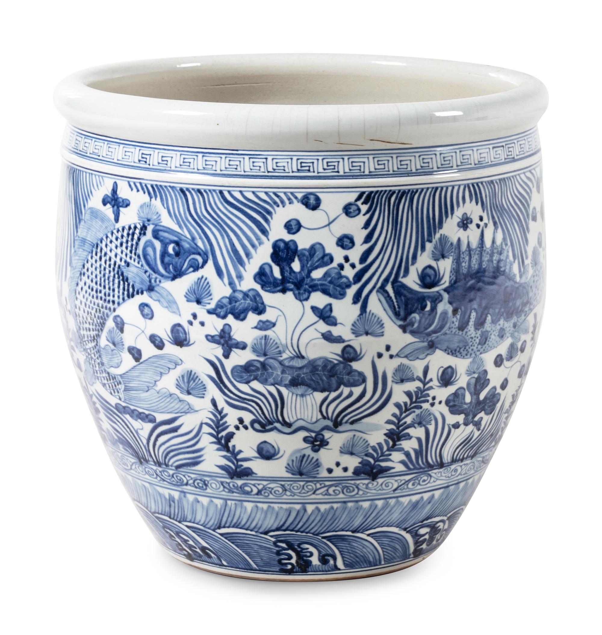 A Chinese Export Porcelain Jardinière