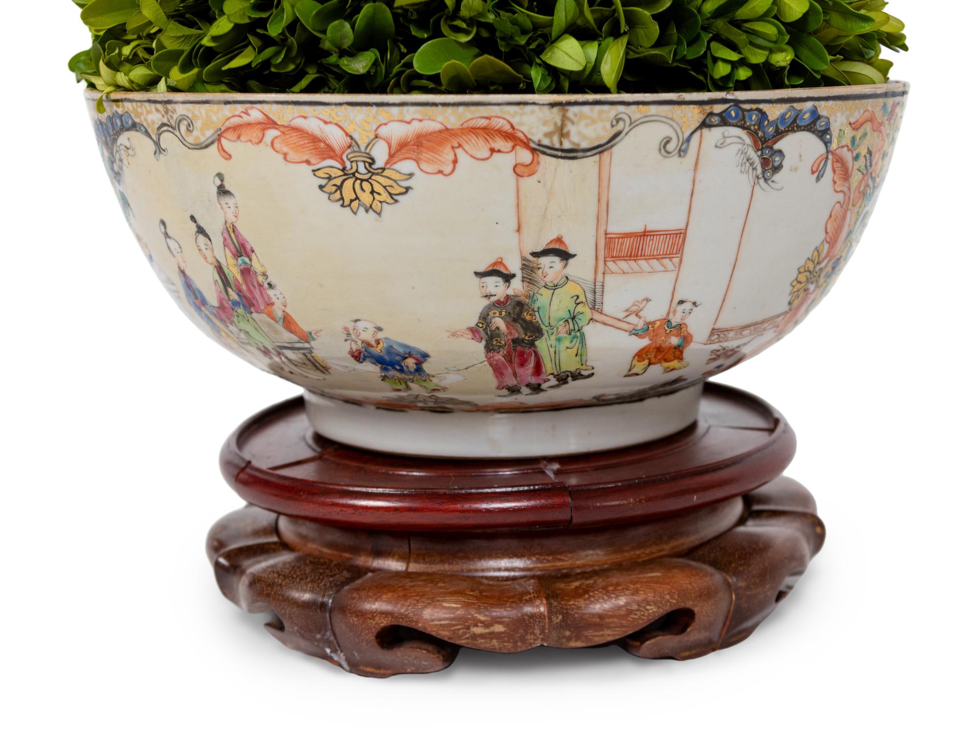 A Chinese Famille Rose Porcelain Small Punchbowl