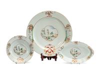 Twelve Chinese Export Pole Family Armorial Porcelain Articles