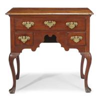 Queen Anne walnut dressing table Philadelphia, PA, circa 1750