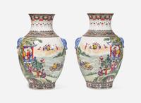 A pair of large Chinese "Immortals" vases, Republic period 百仙瓶一對 民國