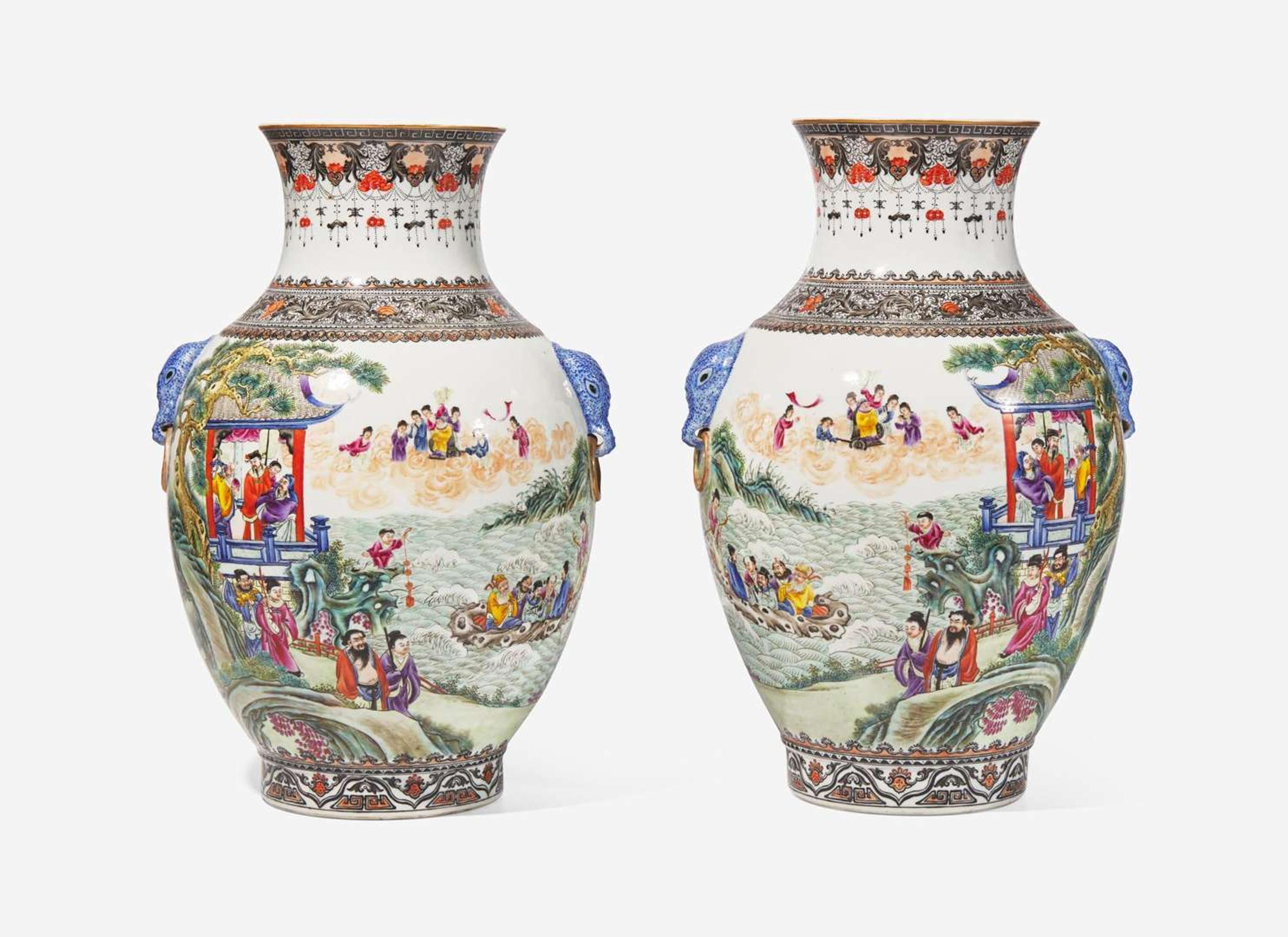 A pair of large Chinese "Immortals" vases, Republic period 百仙瓶一對 民國
